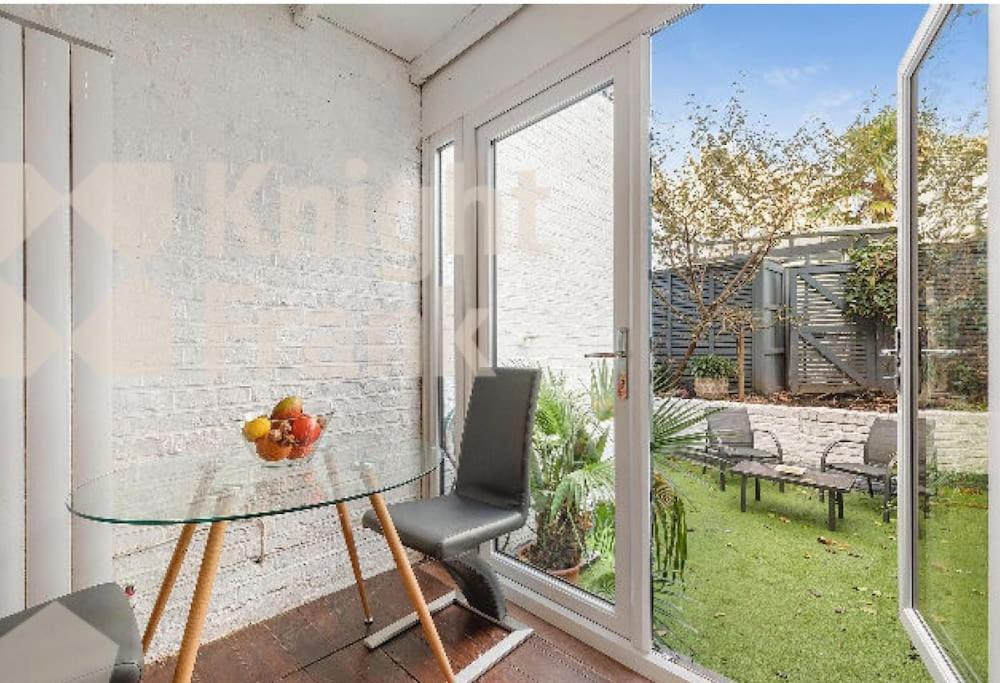Earls Court Spacious Apartment Londen Buitenkant foto